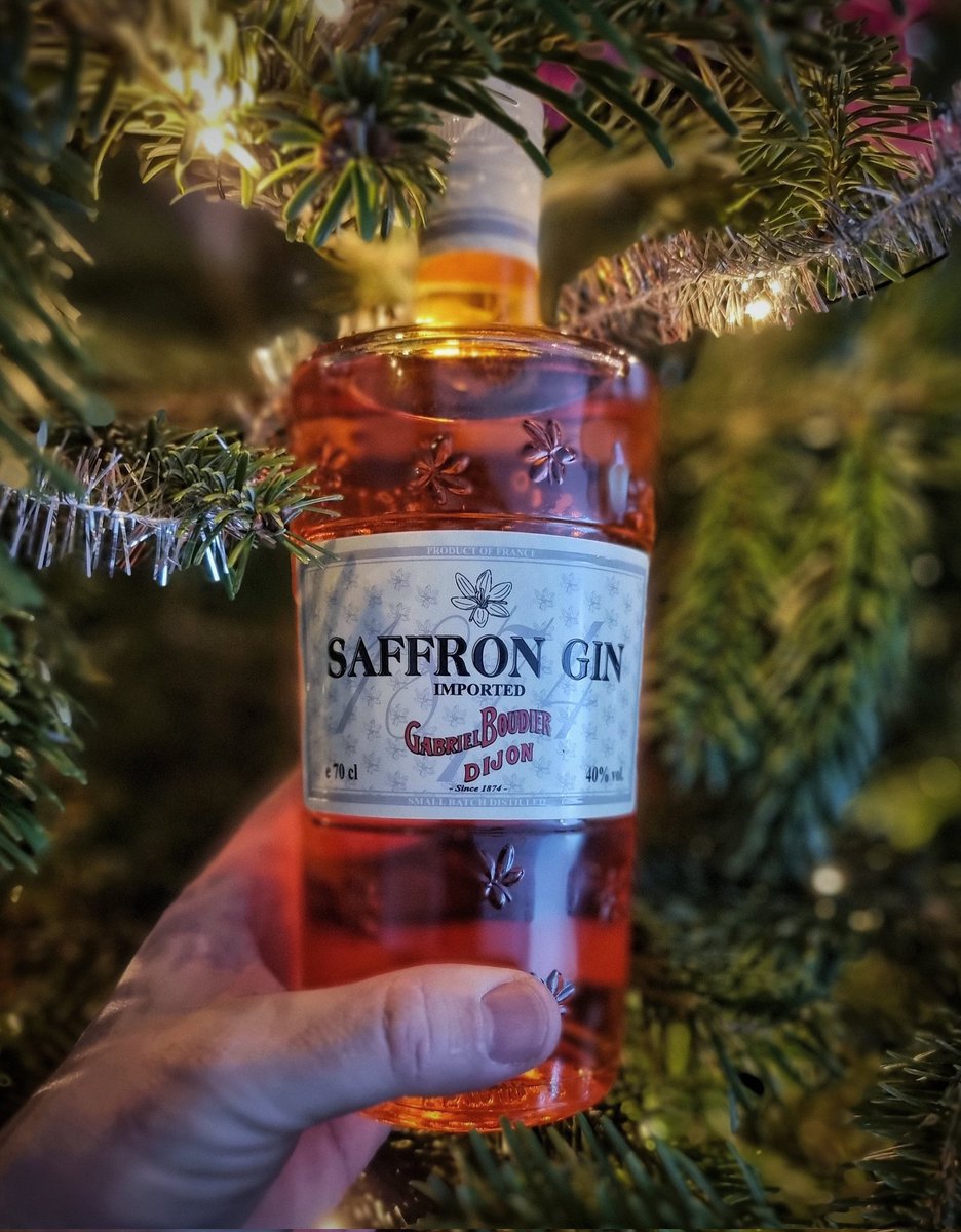 gin_loco's tweet photo. 🌲 Merry Christmas! 🌲 

Tonights gin is Saffron Gin from Gabriel Boudier. Served with fever-tree tonic and a slice of orange.

https://t.co/N7qZDwZwvn

#saffron #gin #ginandtonic #ginloco https://t.co/HWUKzAUXfR