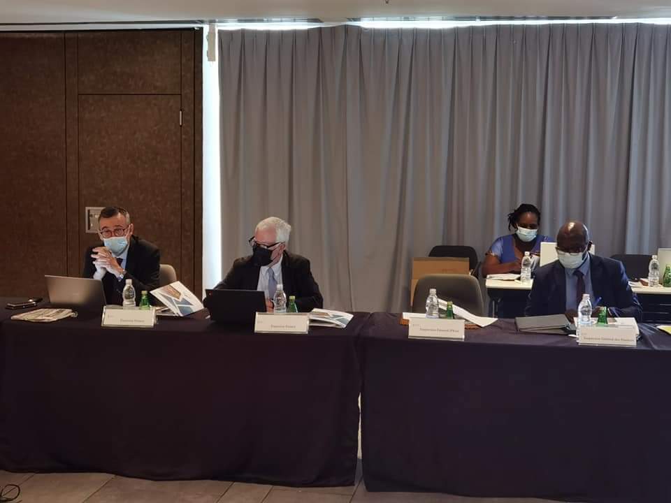 CCCCIUE's tweet photo. Comité de pilotage du Projet d'Appui aux Institutions de contrôles de la République de Côte d'Ivoire (PACC), ce mardi 14 décembre à l'hôtel Pullman.
Financé par l'Union européenne, ce projet vise a renforcer la qualité des institutions et de la bonne gouvernance. https://t.co/EsTWONrqiz