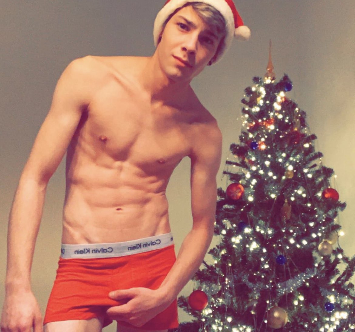 I wish you a merry Christmas 🎄🎁 Check this Link ⤵️ onlyfans.com/arthur_action