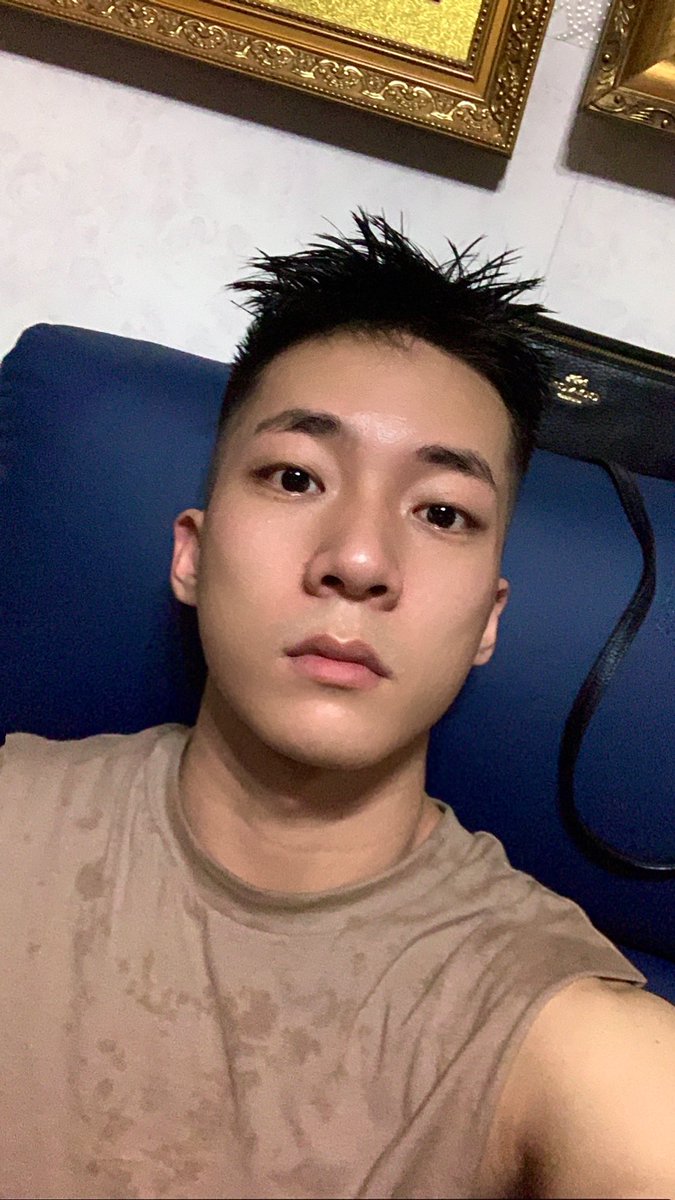獨自一人的平安夜…只能做運動了…😮‍💨😮‍💨