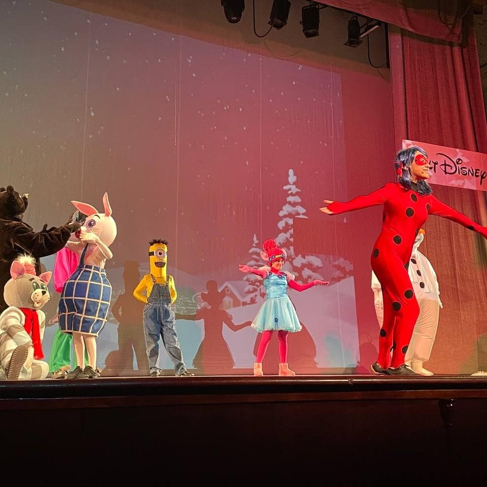 До Нового года осталось совсем чуть-чуть❄️ 
По традиции компания «ТМС групп» в канун Нового года проводит для детей своих работников  новогодние утренники🎄
 #тмсгрупп #новыйгод #профсоюз