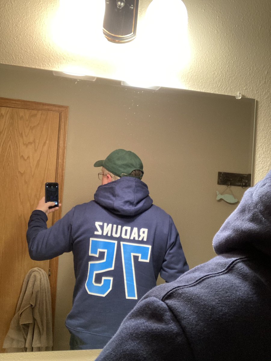 jtworkin's tweet photo. Casual Friday for work. Great day to wear my @DillonRadunz Titans hoodie 🤘🏈. #ProBison #BisonPride https://t.co/ZZa9DZKrU0