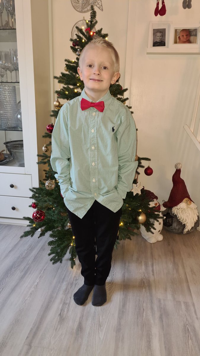 qLimAxzU tweet media