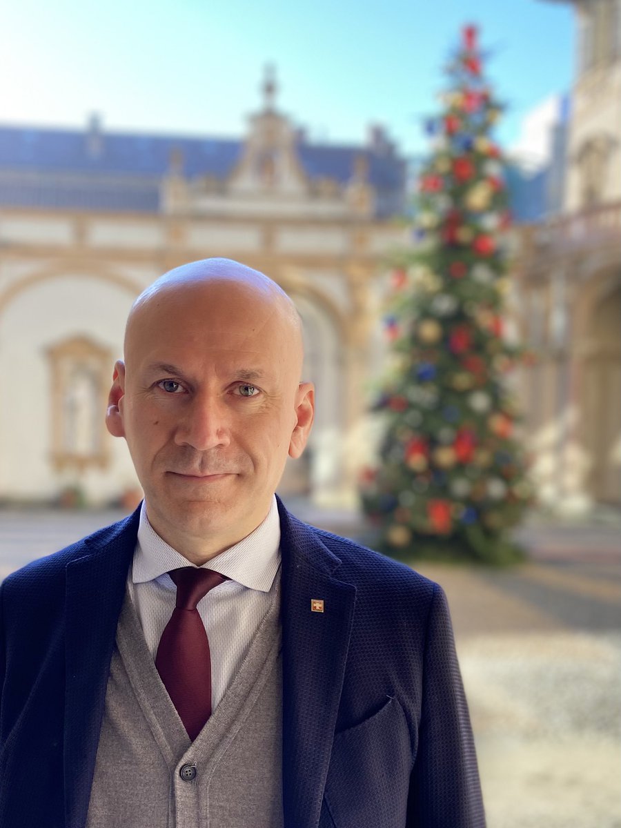 Auguro a tutti di trascorrere un #Natale sereno in famiglia.
Di ritrovare in queste feste affetti, emozioni positive e speranze per l'avvenire, perché finalmente si possa tornare a vedere le novità come qualcosa di positivo di cui non aver paura.
