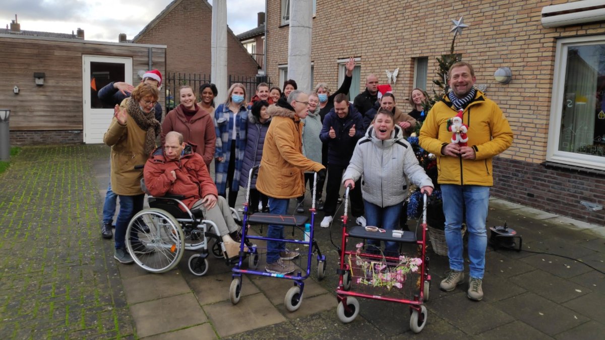 Woongroep viert weer geen kerst met familie, maar een kerstboom maakt veel goed ogld.nl/1577