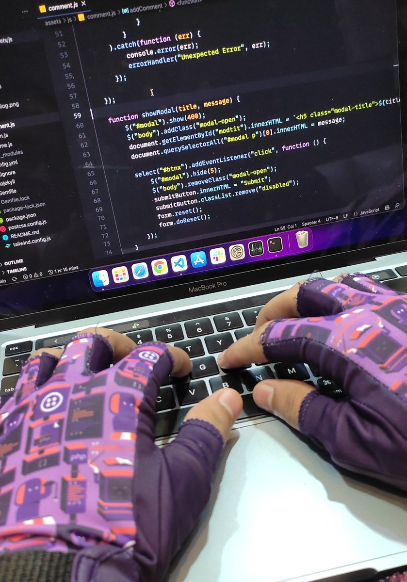 gourav_khunger's tweet photo. Thank you @TwilioDevs for these amazing #CodingGloves 🤩

Super comfortable 🔥 https://t.co/LH0hUckUeE