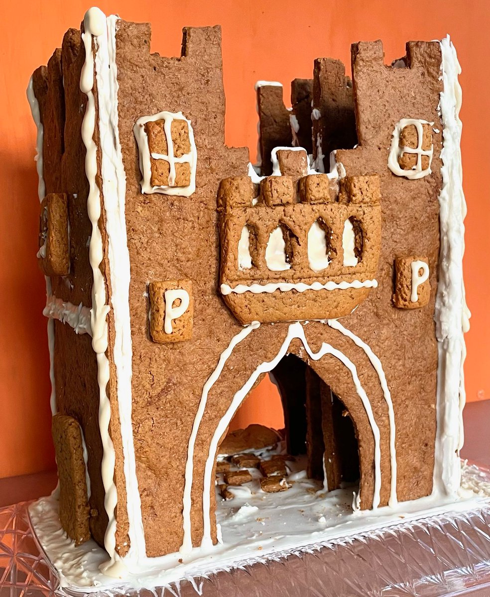 Princeton's tweet photo. Just too pretty to eat! 😍

A pair of Princetonians put together this gingerbread Blair Arch — complete with #PrincetonU shields, a clock and the archway entrance made of icing. https://t.co/uMlQea3Kpv
