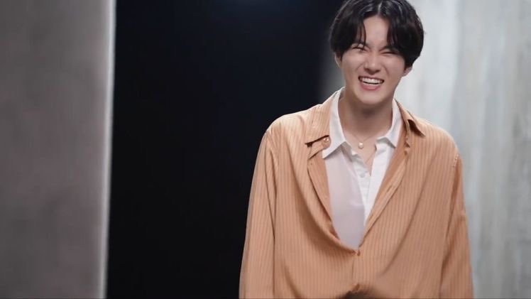 StreamForKJM's tweet photo. 50 more days.
We’ll see you very soon ￼
We hope you enjoy your Holiday! ￼￼

#기쁘다_준면오실날_50일남았수호
#SUHOlidays_D_50
@weareoneEXO #SUHO https://t.co/pSpKhoWmlq