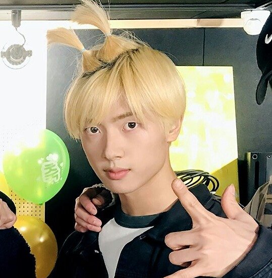 kaanghyun's tweet photo. @Classof98_ Heyyow https://t.co/P3DZrAN33F
