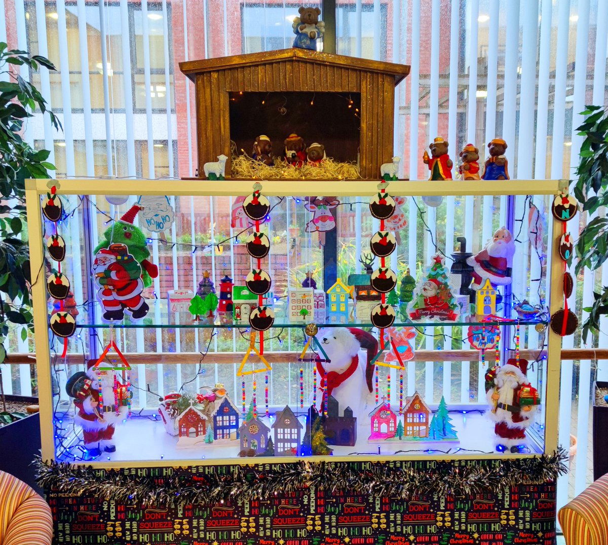 HousingBelfast's tweet photo. A huge #HappyChristmas from all our wonderful tenants, staff and families here at #hemsworthcourt to everyone!!
It's certainly looking christmassy around here, there's even 🎁🌲☃️🎅 songs on the jukebox!!
#Dementia #Care #Belfast 
@BelfastTrust @RadiusHousing https://t.co/UZwT2KbkFv