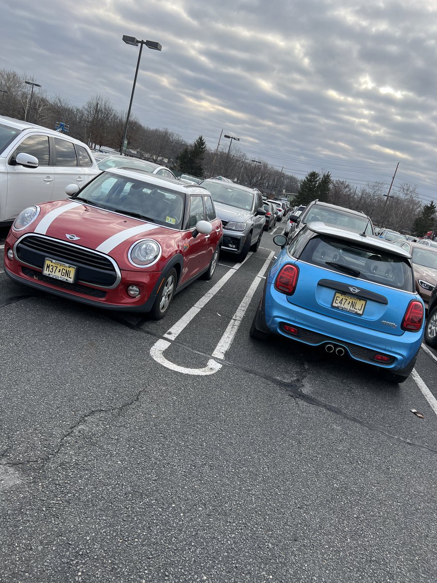 nandoprince93's tweet photo. Which you taking? Red or blue 😂 
#Matrix #minicoop https://t.co/4hOcS8wF6e
