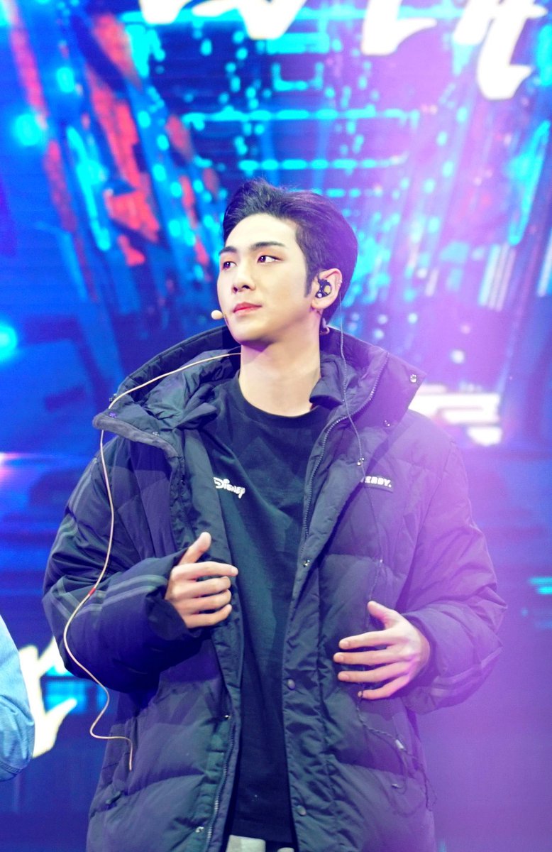 rotavida_dh's tweet photo. 동호의 두번째 작품도 같이할 수 있어서 너무너무 행복했어🥰
#강동호_알타보이즈_막공축하해
#Goodbye_Altarboyz_Matthew
나도 모르게 알며들어서 아찔하다 진짜🤦‍♂️ https://t.co/IskyEkUNNf