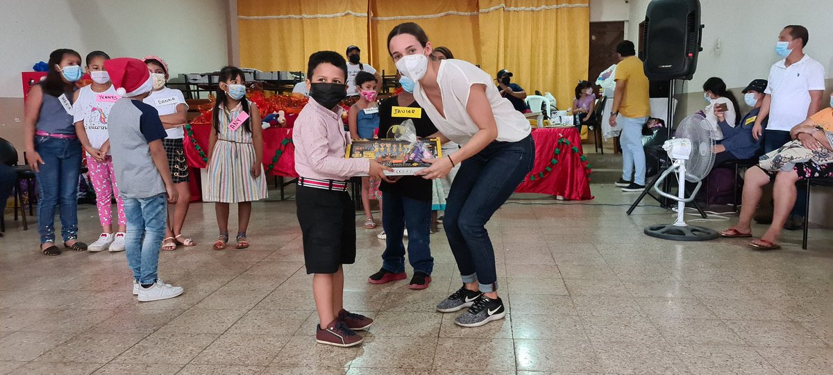 MAE_Zonal5's tweet photo. #NuestrosTécnicos #PRESIS con técnicos de @MAAE_Guayas y colaboradores externos compartieron con las familias de la zona del Estero Puerto Liza Parroquia Nuestra Sra. de la Elevación, actividades lúdicas y de integración de educacion ambiental previo a las festividades navideñas. https://t.co/Orp3TxDJNL
