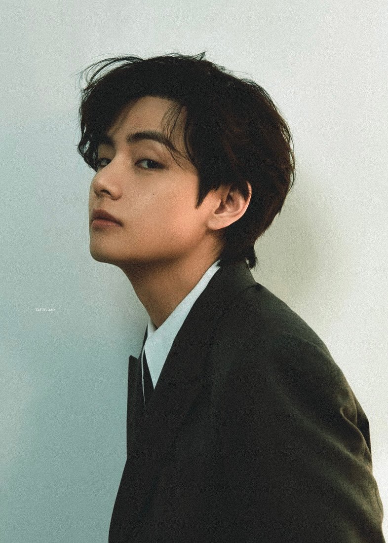 sarada_mvz's tweet photo. - 어떻게 애인을 두고 출장을 가? 나 정말 서운해.
- 일이잖아요, 일. 어린애애요?

이브에출장 가게 된 김변호사마피아 애인 징징대는거 맘에 걸려서 출장 야근하고 매장에 줄 서서 케이크 픽업하고 꽃다발도 샀지. 해본 적이 있어야 이벤트도 하지.

미로사 아망떼 민뷔
그 언젠가 크리스마스 외전. https://t.co/jW1m94MhD4