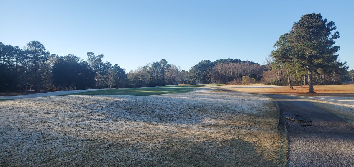 reeebert's tweet image. Frosty start to our Christmas eve morning!   Merry Christmas to all and here's to a great 2022 @DWGolfClub !