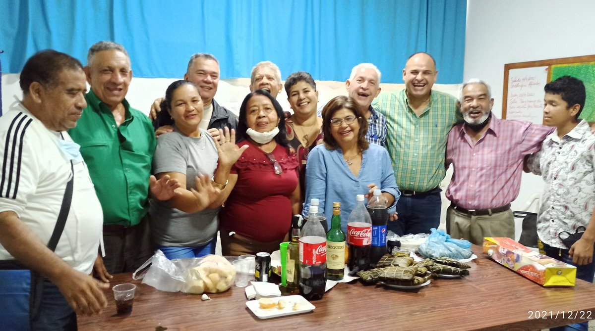 CopeiOdcaAnzoat's tweet photo. COPEI Odca #Anzoategui realizó maravilloso y muy emotivo Compartir Navideño; en el que se habló de afianzar la lucha por el rescate de la democracia y de planes para alcanzar logros por el bienestar de la gente y sus comunidades

@robertoenriq @RobertGarciaP @victorc_a @rdiazccs https://t.co/2NQAShQ2vj