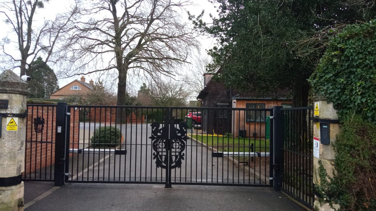 Merry Christmas <a href="/SFSOxford/">Summer Fields</a> 🎄🎅🏼

#Gateautomation #BFT #ANPR #Hikvision