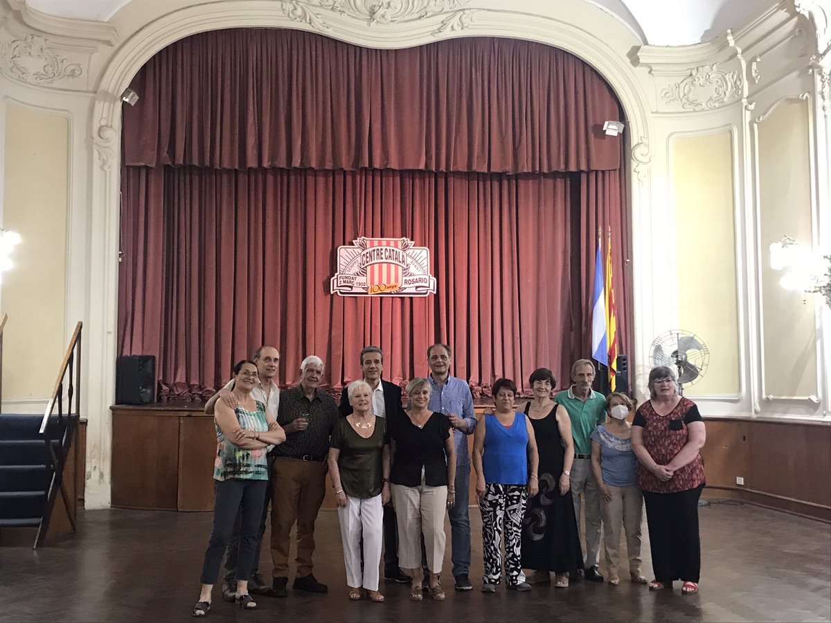 Catalunya_ARG's tweet photo. El #CentreCataladeRosario és epicentre de la catalanitat al #ConSud Al llarg de 120 anys les comissions directives han gestat des d’aquest edifici imponent una revisió constant del model per explicar-nos al món Avui n’hem parlat per enfocar els reptes dels propers mesos amb força https://t.co/pEggQTQIbq