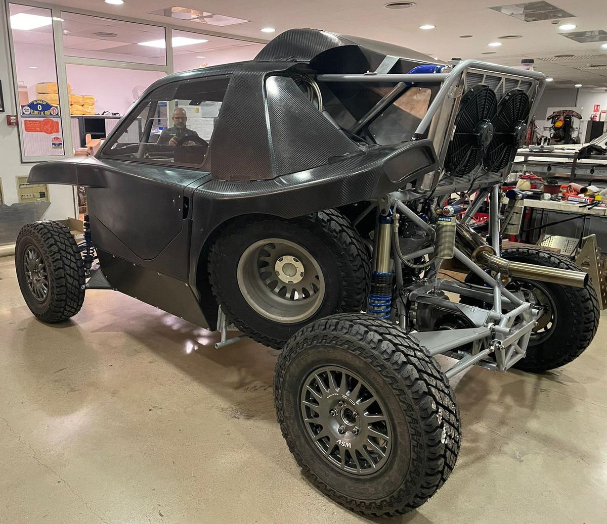 ASMmotorsport's tweet photo. Assembly of the new ORYX T3. A car designed and built to compete in Cross Country events around the world!
FIA T3 Category, “Lightweight Prototype Vehicles”.
Now available to buy or rent from ASM Motorsport! https://t.co/CGzNZbTzt2
