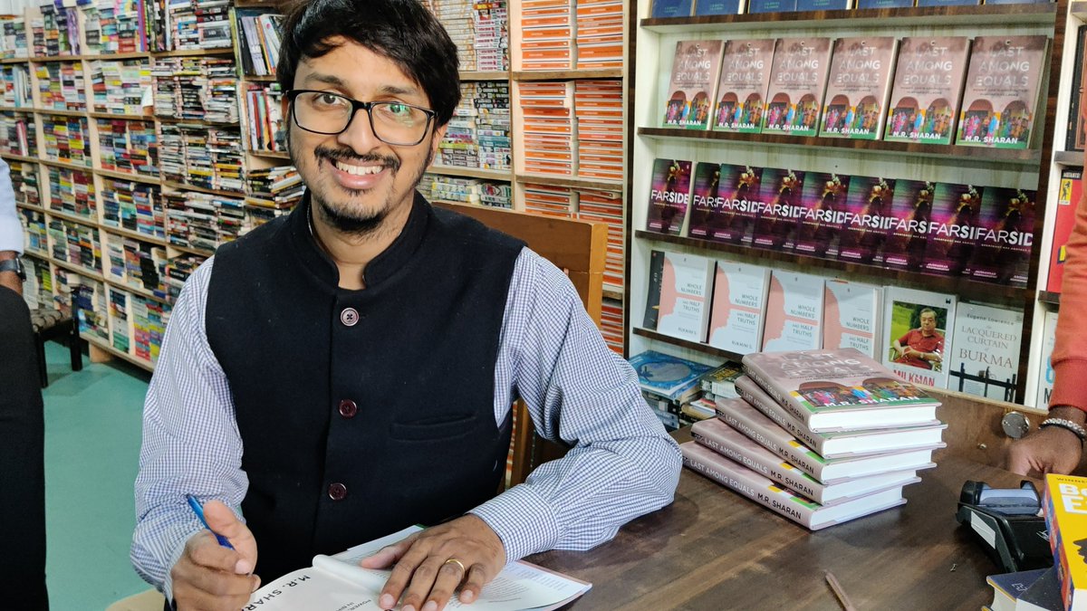 sharanidli's tweet photo. Spent y'day signing books, but basically reveling in Bangalore's amazing reading culture! Met wonderful store owners & patrons & had such lovely conversations.
@bookworm_Kris @gangarams @blossombookhous #Higginbothams #Bookhive #Bookhome
(also online @ https://t.co/3vypbAZKpp) https://t.co/JoNQ3HKulz