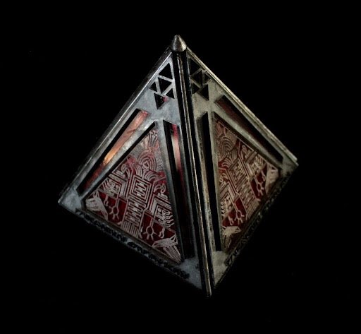 - A holocron from her ancestor, Naga Sadow. 

Zara crept out, hoping that she had indeed brought Sithmas cheer to Lord Vader.