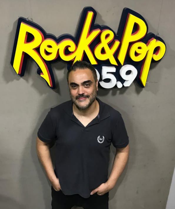 fmrockandpop's tweet image. Los domingos por la mañana arrancamos el día junto a @marcetorabemartinez 🎶 con lo mejor del rock nacional en #ElBombardeo 💣

¡Hasta las 10hs! En #fmRockAndPop

📻95.9FM 🔗fmrockandpop.com
📳11-7082-0959 📲App Rock&amp;amp;Pop #NosGustaElRock