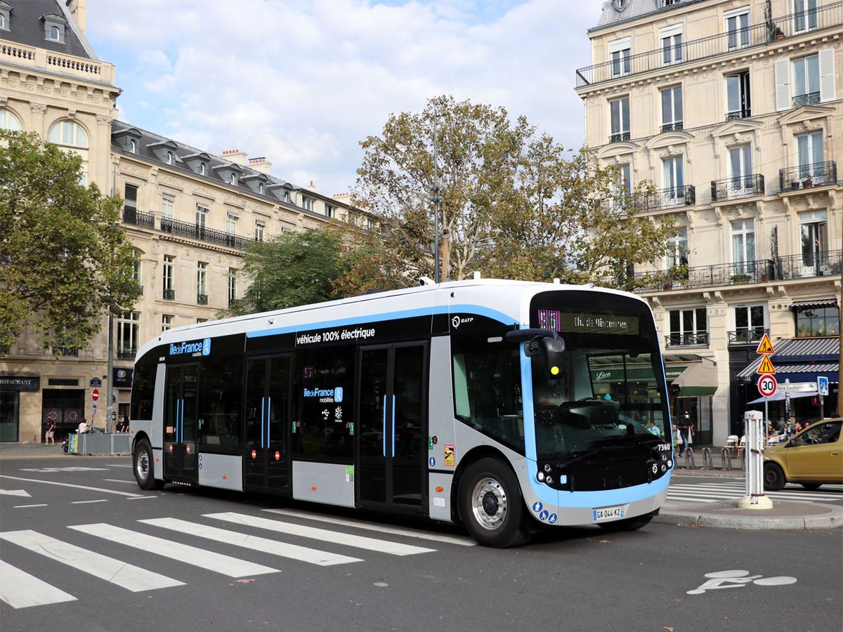 Patrick_Rollot's tweet image. L'Aptis électrique d'Alstom arrive dans les rues de Paris, il est en effet magnifique !