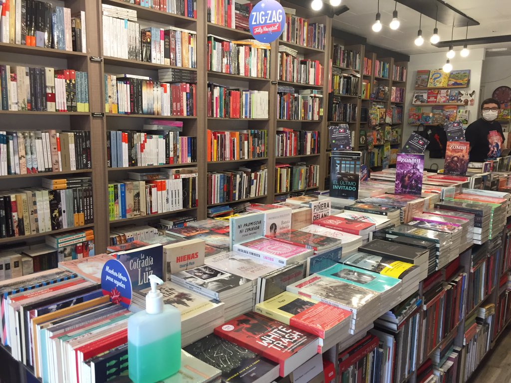 QueLeoForestal's tweet photo. Ya estamos atendiendo en Merced 76, hoy viernes 24 abrimos hasta las 17 hrs. Ven al forestal hay un libro para ti.
#RegalaLibros #PrefiereTuPyme https://t.co/Lm3MnwBLnM