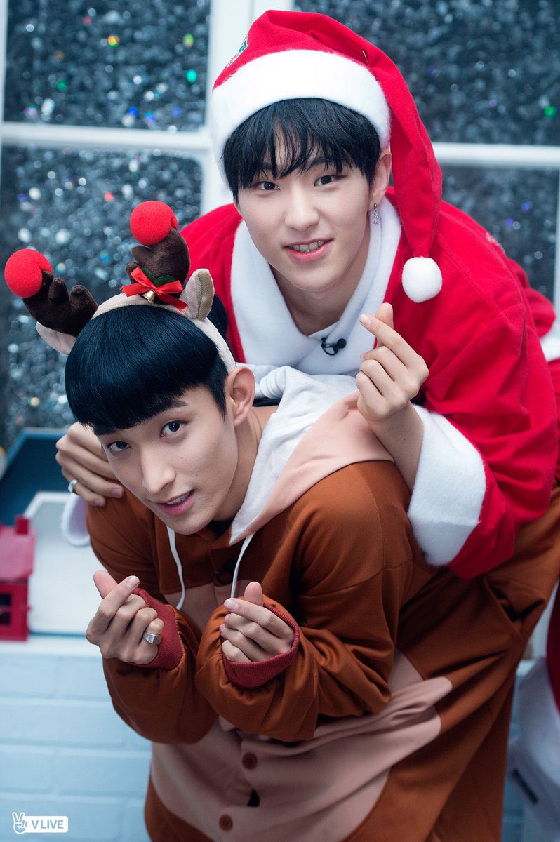 크리스마스(석순)트리를 탐라에 심어보세요.

                   🎀
    ❄         🎄
               🎄 🎄    ✨
            🎄 🎂 🎄
          🎄   🎀   🎄     ❄
        🎄    석순     🎄
❄ 🎄  💝💓💝 🎄 
    🎄 💗🐰🐯💗  🎄   ✨
  🎄  💓    💕    💓   🎄
🎄 🎄 🎄 🎄 🎄 🎄🎄