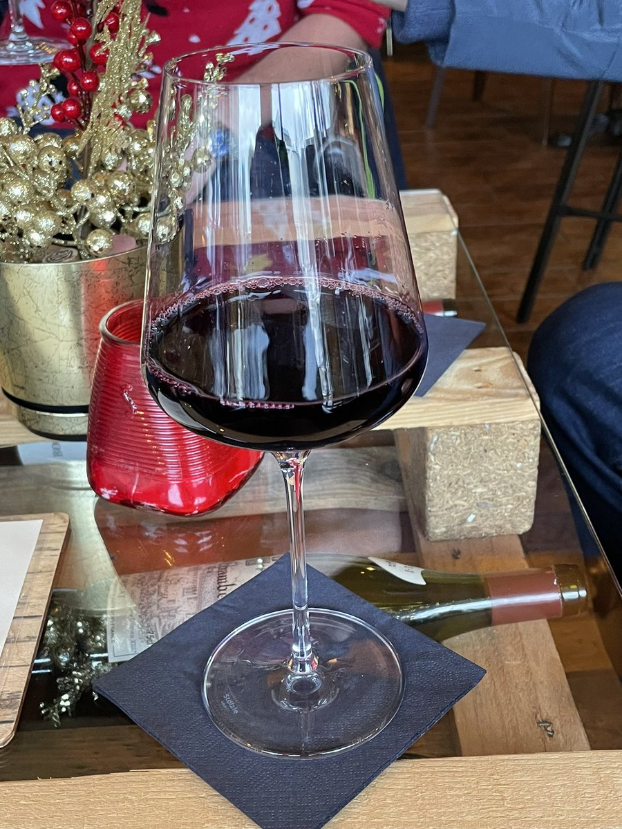 MikeSear1984's tweet photo. Quality Xmas eve drinks around St Katherine’s Dock. Loving the Malbec @Fish_Furness @Busby_Neil @ChrisCa92378566 https://t.co/ntQSFEHuut