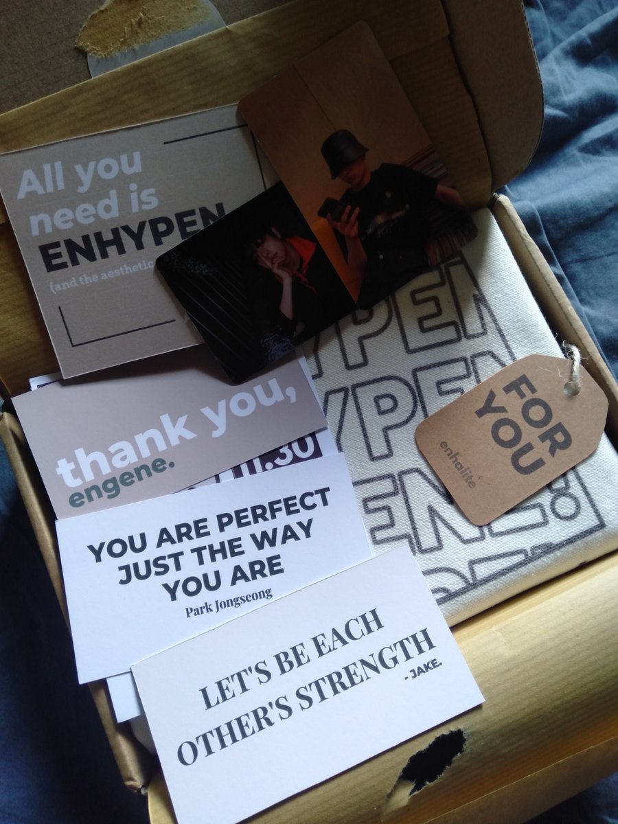 SIMICHEWI's tweet photo. thank you so much @enhalite_ for this amazing tote bag! makapal naman yung tela tapos may inside pocket kaso faded yung ink 😭 buti nalang sinabi nyo kaagad. Ang daming freebies omg ❤️

#litebudols https://t.co/xh4dasG1Up