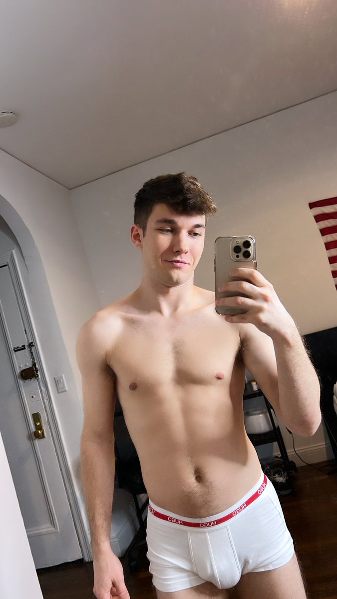 artiomboy's tweet photo. RT if you want to win a hug ❤️💦🥺 https://t.co/rQtJ5xum6d