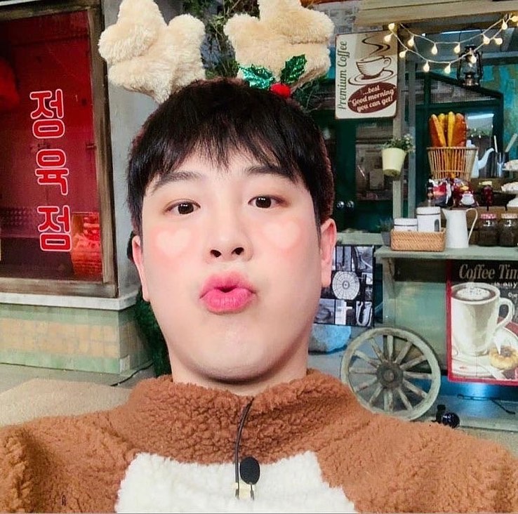 dailypyojihoon's tweet photo. ⛄🎄🦌
#블락비 #피오 #표지훈 https://t.co/pT53S84DJ7