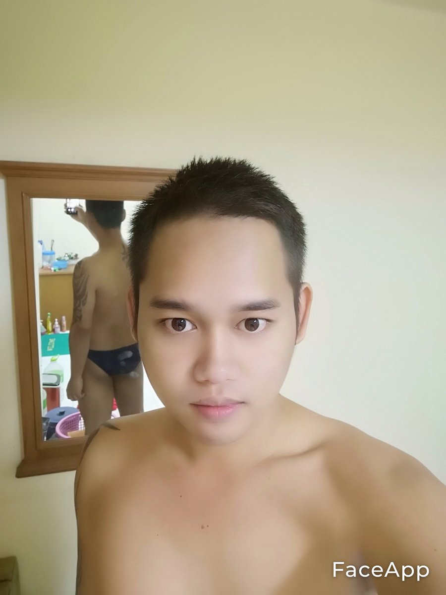 benkonde1's tweet photo. หุ่นแบบหน้าตาแบบนี้ใครจะมาสนเรา https://t.co/5F00DK8vUZ