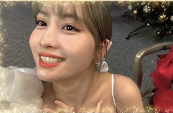 momo pics tweet media