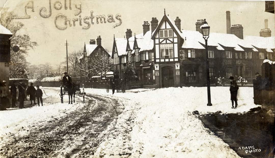Warrington Museum and Art Gallery would like to wish everyone a very happy and healthy Christmas! We hope to see you all again in the New Year! With Best Wishes! #WarringtonHistory #Latchford #photography #Winter #snowday