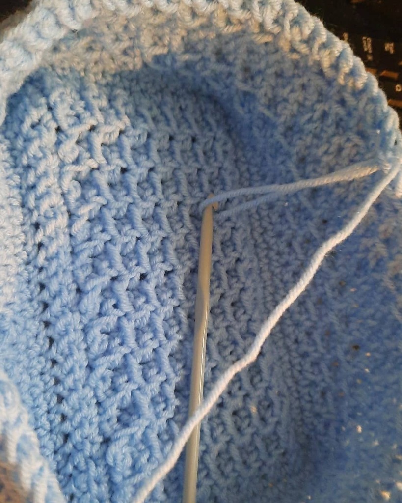 artsharewlucy's tweet photo. Basket or purse?
, #crochetprogress
, #poshmarkseller
, #smallbizowner https://t.co/RGuT1BMVBg