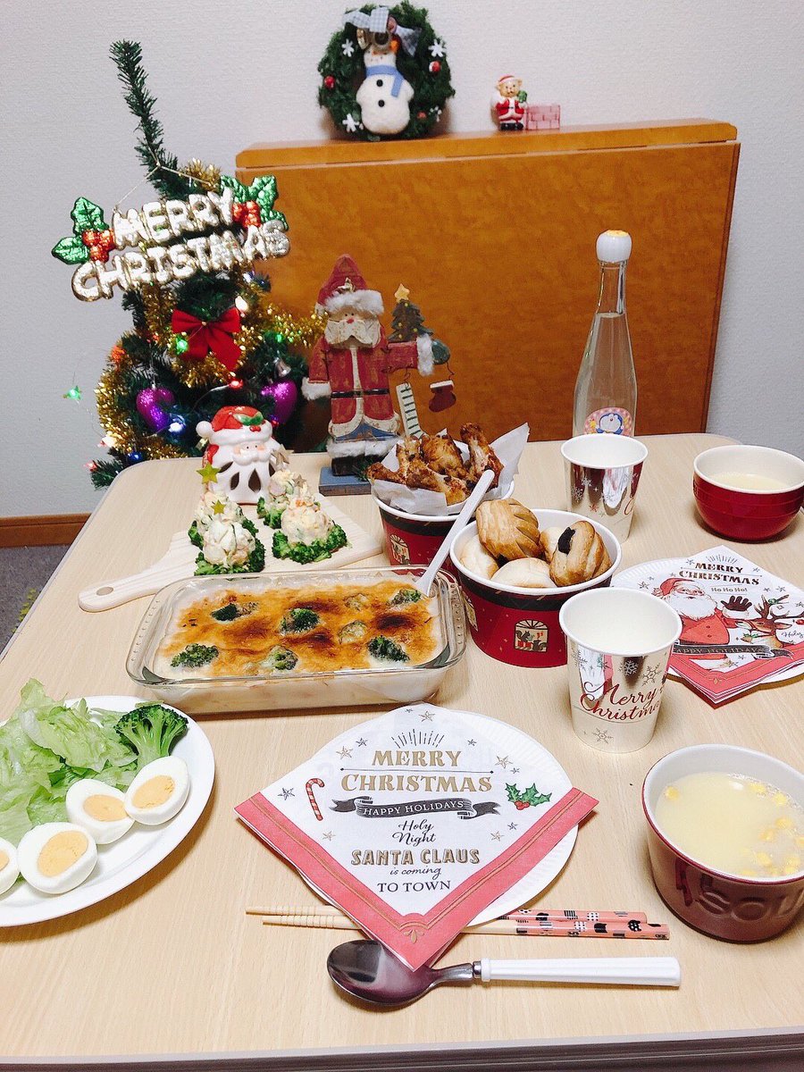 cherry1028_diet's tweet photo. 頑張って料理作った〜👏 
ケーキは一緒にデコレーションした！
めちゃくちゃ太っただろーなーでも気にしない！笑 https://t.co/cn0jKBWCHR