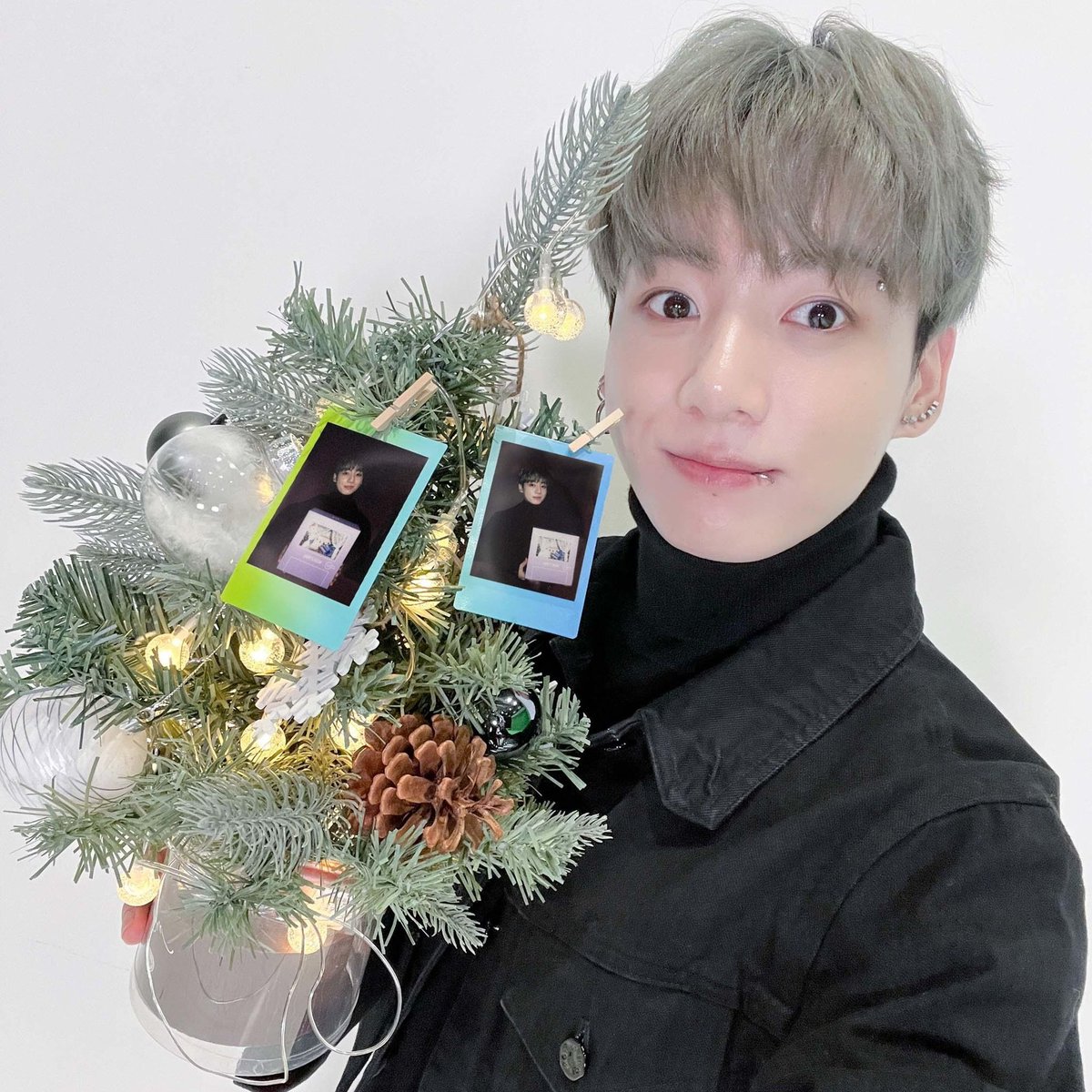 jjkm03175801's tweet photo. กุกมินเป็นอะไรที่ลงตัวมากๆเลย #merrychristmas #wiht #kookmin https://t.co/9DaLBxVc5K