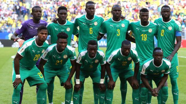 SabaraCheikh's tweet photo. La #FIFA a publié jeudi son traditionnel classement des meilleurs sélections du monde. Ce dernier classement de l’année a confirmé la suprématie du #Senegal en Afrique et de la Belgique au niveau mondial. https://t.co/vj2h2xuhDI https://t.co/ZkV5UtQBW8