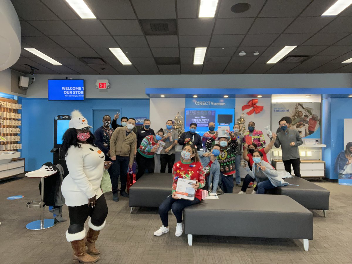 KarenSRivas_'s tweet photo. The Mesquite team has some holiday spirit! We are celebrating Xmas as a team all day! Gift exchange and ugly Xmas sweater contest. Also shoutout to our amazing ARSM for the treats!! 🎄🎁 @NTX_AprilR @TerronJernigan @LynetteMAguilar @NTX_Market https://t.co/710kh3ptUW