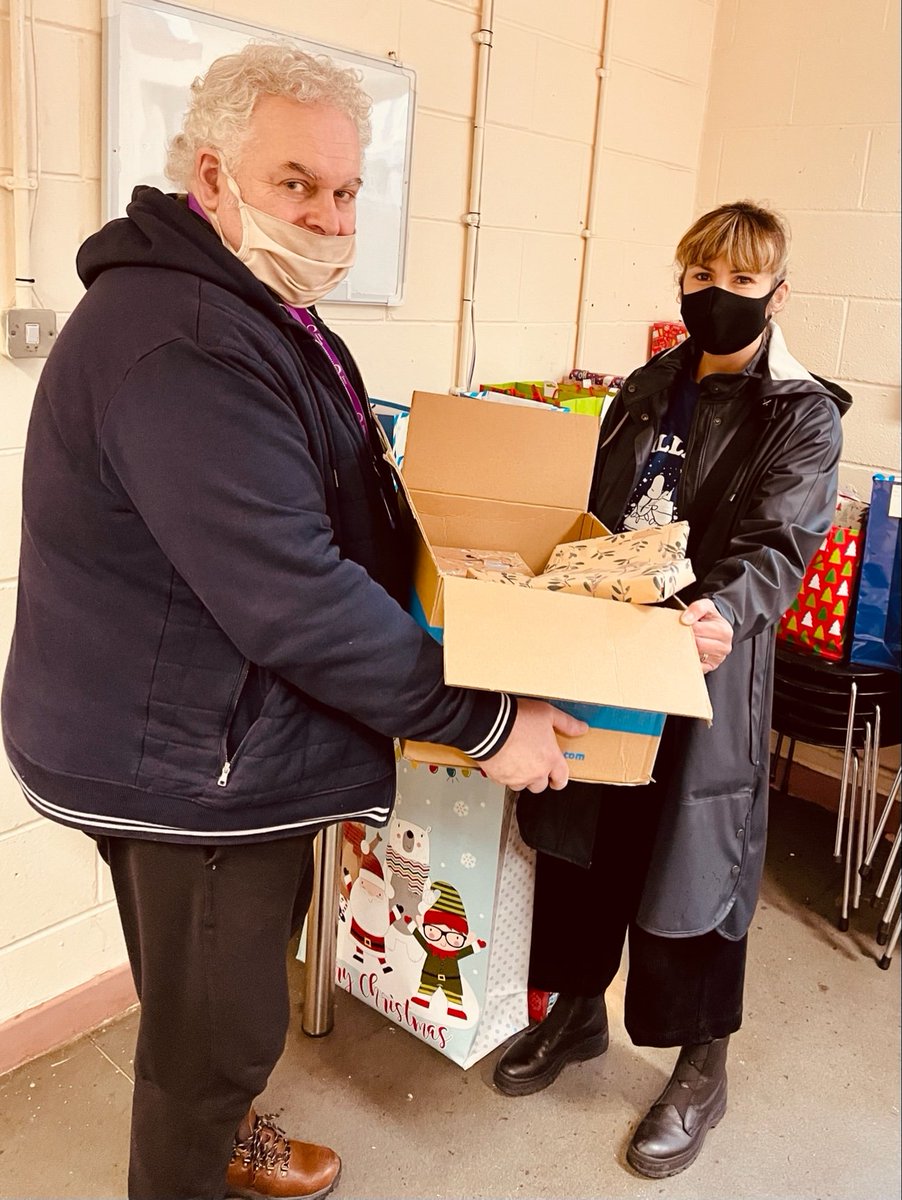 streetreads's tweet photo. Here are the books donated by @portybooks being handed over to readers at @street_work @SimonCommScot @salvationarmyuk. They were accompanied by this message: "we hope these books delight your readers and provide joy and comfort". A huge thank you for your #ChristmasKindness 💝💗 https://t.co/LC9zy3iAO4