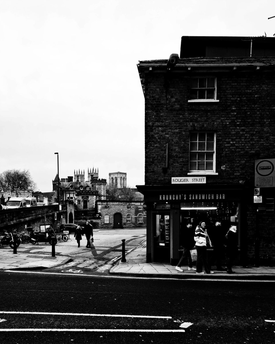 CWFineArt's tweet photo. More from the streets of York https://t.co/gHGKRuTcNg