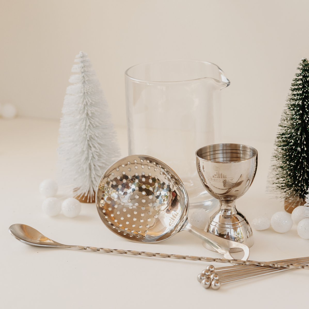 A Bar Above tweet media