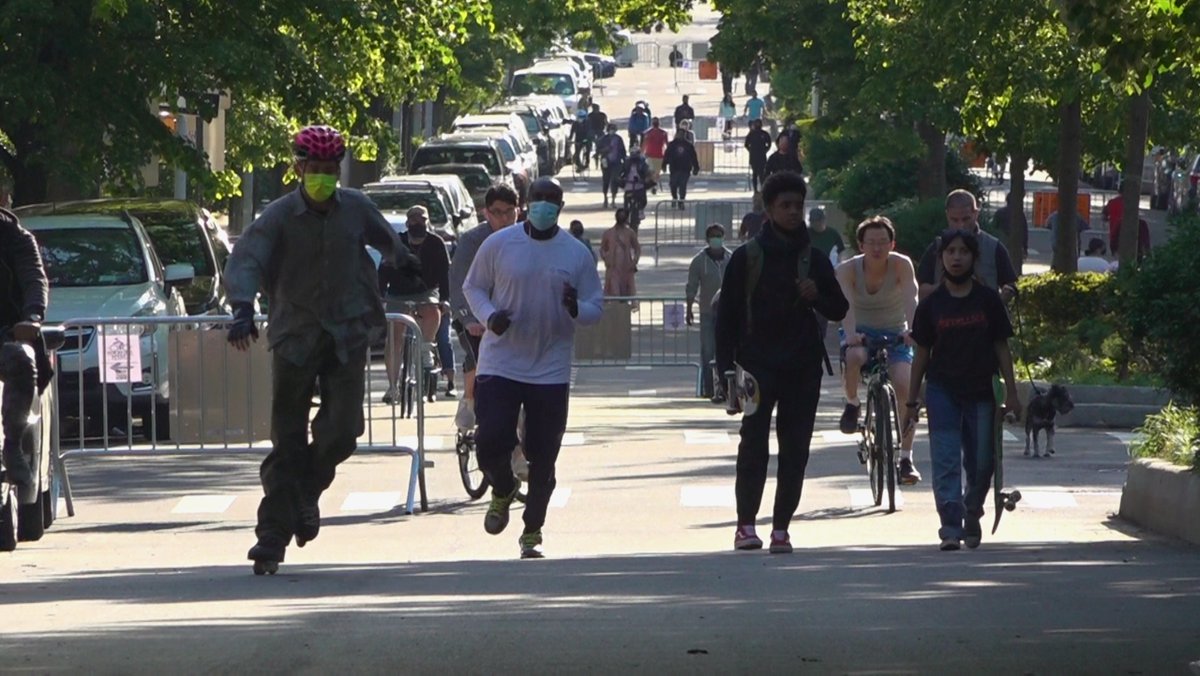 OpenPlans's tweet photo. So it turns out Queens has the most delightful of #OpenStreets on 34th Ave. It's a community treasure, it's here, and it's a model for everywhere else in our great city. @ericadamsfornyc @NYCMayorsOffice #WeNeedMore #FirstHundredDays https://t.co/d7a7edejm5