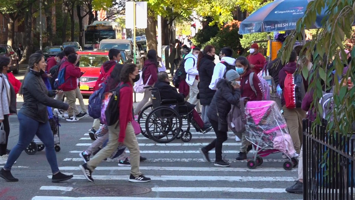OpenPlans's tweet photo. So it turns out Queens has the most delightful of #OpenStreets on 34th Ave. It's a community treasure, it's here, and it's a model for everywhere else in our great city. @ericadamsfornyc @NYCMayorsOffice #WeNeedMore #FirstHundredDays https://t.co/d7a7edejm5