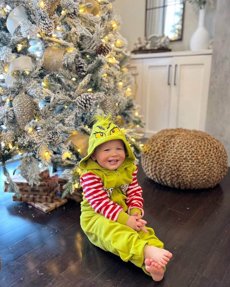 CSutherland_SLF's tweet image. #FunnyFriday

What’s the Grinch’s least favorite band? 
.
.
.
The Who! 😆

#christmasjokes #jokes #funny