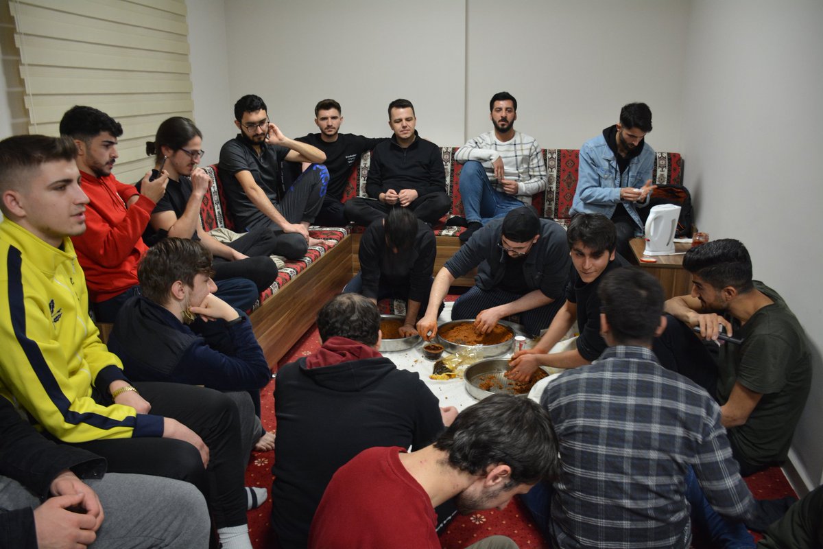 📍Kastamonu Yurt Müdürlüğü
▪️Konu: İsraf

"İktisat az şeyi çoğaltır israf çok şeyi azaltır." ✔

Yurdumuzda Manevi Danışman Yusuf Dalkılıç tarafından İsraf ile ilgili hasbihâl gerçekleştirildi. Daha sonra ise öğrencilerimize çiğ köfte ikramı yapıldı.👍