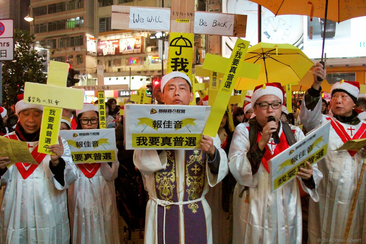 DanGarrett97's tweet photo. These are hard days and nights, but Merry Christmas and Happy Holidays to all my friends and fellow #FreedomFighters in #HongKong!
An old, gritty photo from 2014, but #NeverForgetNeverForgive.
#StandWithHK #SaveHK #FreeHK #LiberateHK #Xmas #Christmas https://t.co/zisnuUDOtw