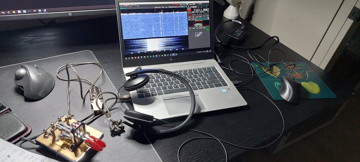 PE1RDP's tweet photo. The remote solution SCU-LAN10 of the #yaesu #ftdx101 and #ftdx10 doesnt support cw but I called cq and made a cw qso with om3tdd.
Iambic in usb port, audio via headset. Needs more shaping.
#hamradio #hamr #yaesu #cw #morse #yaesu #LAN https://t.co/Jp6H9dg408
